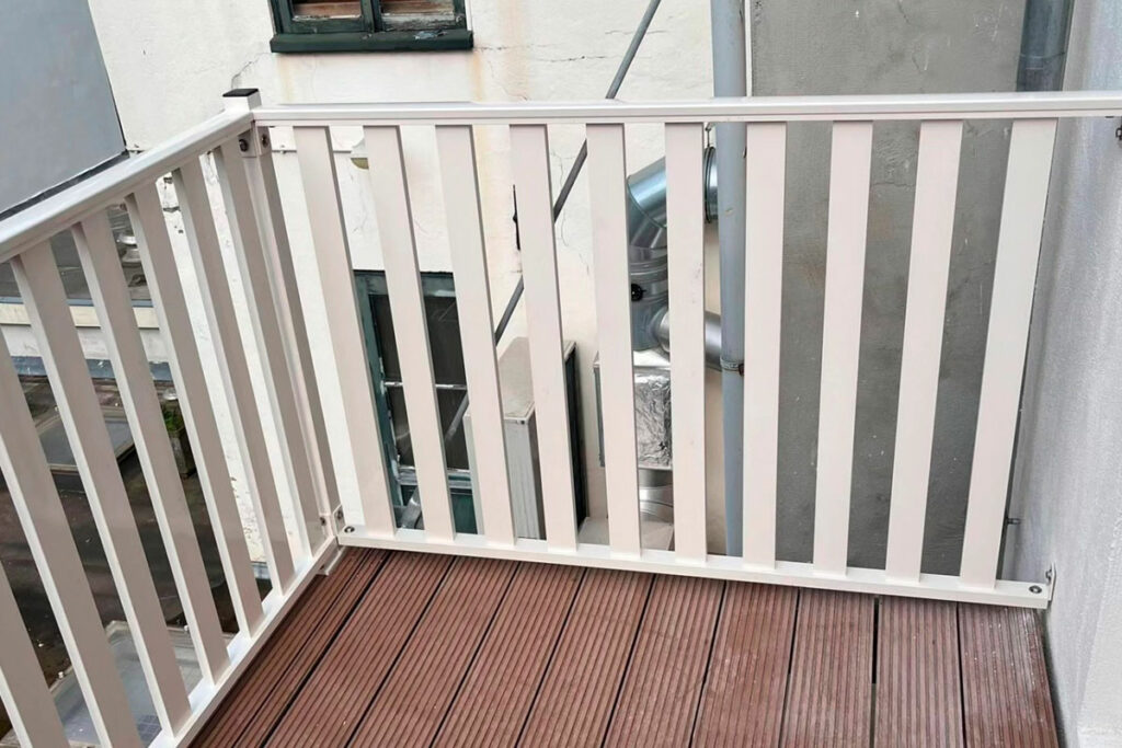 aluminium balkonhek laten maken