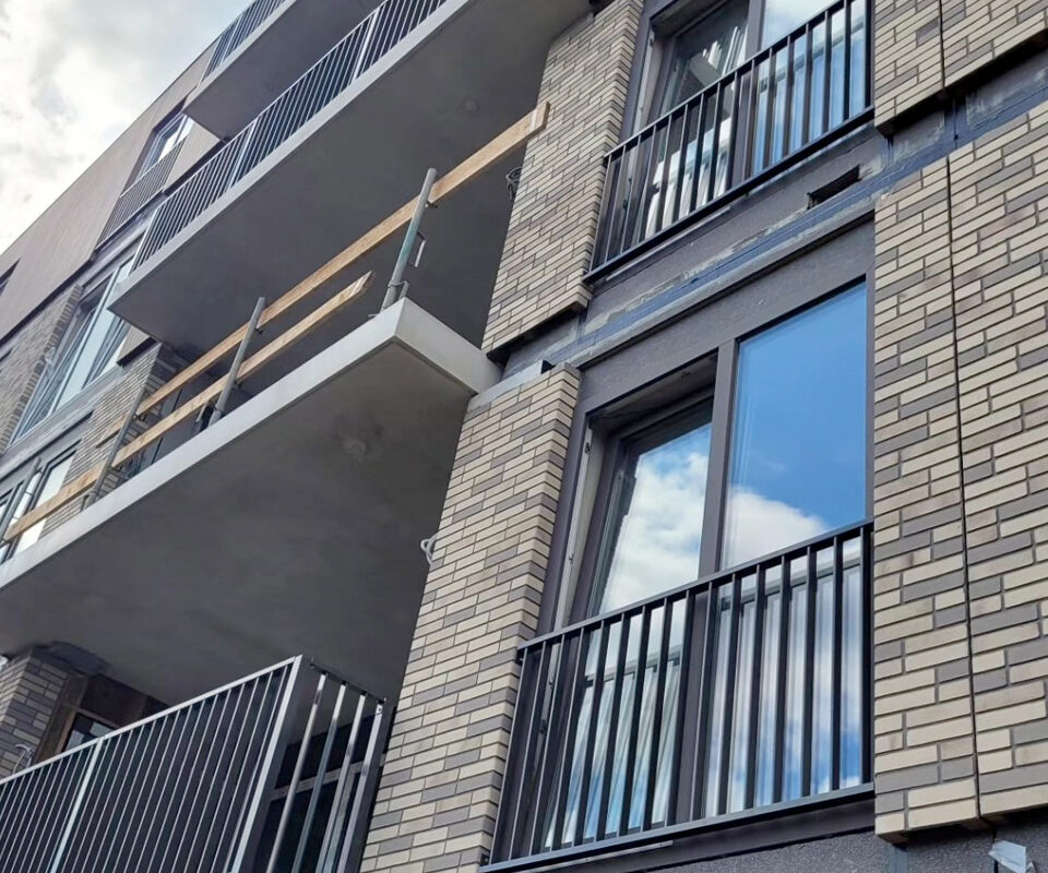 Frans Balkon Laten Monteren