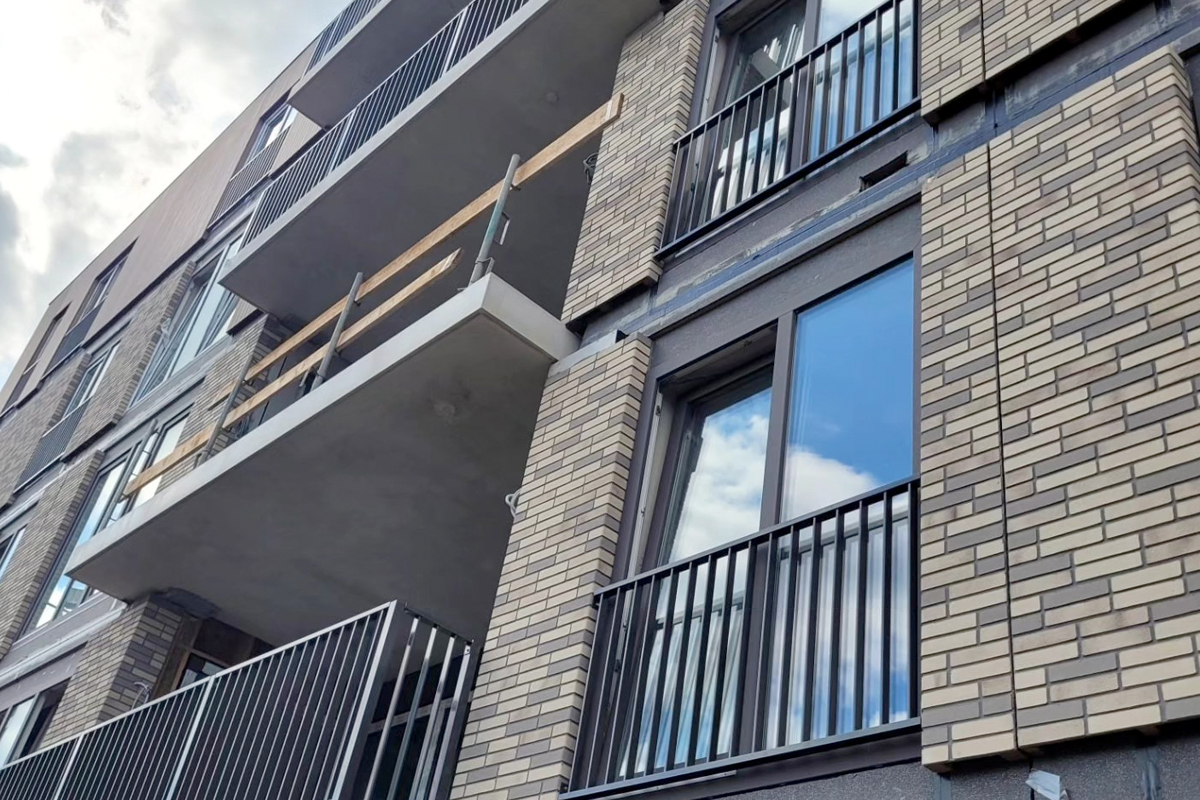 Frans balkon laten monteren