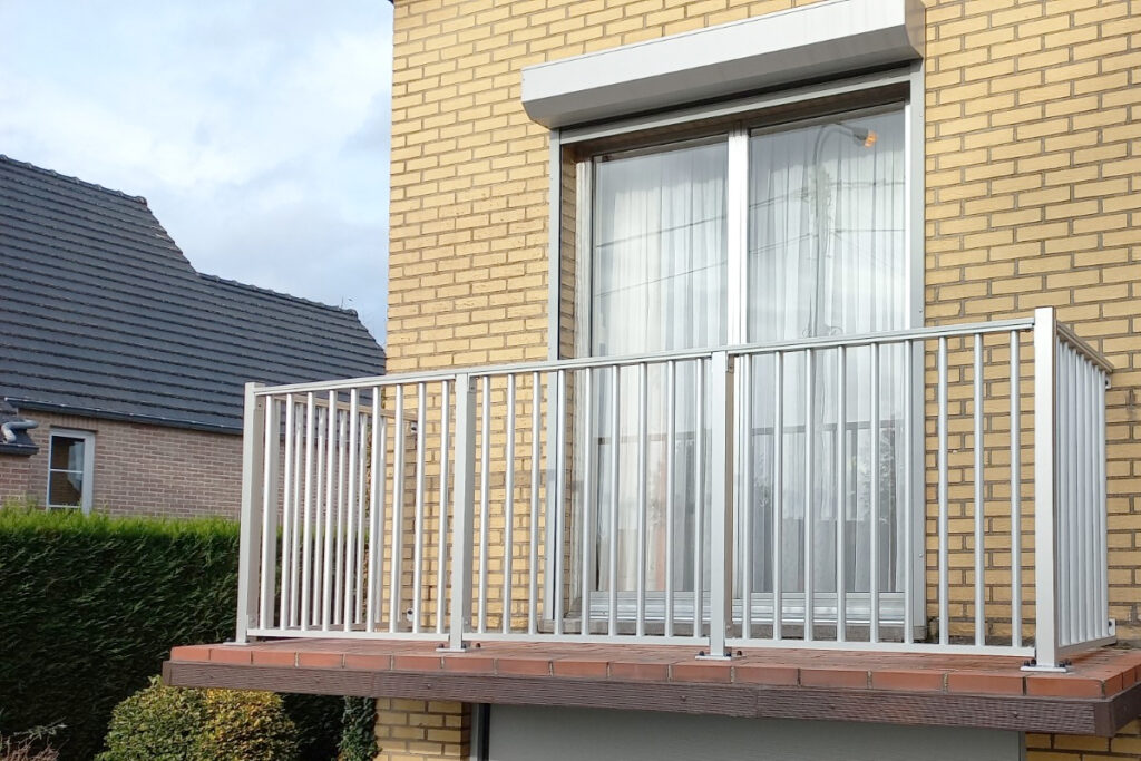 Tips onderhouden aluminium balkonhek