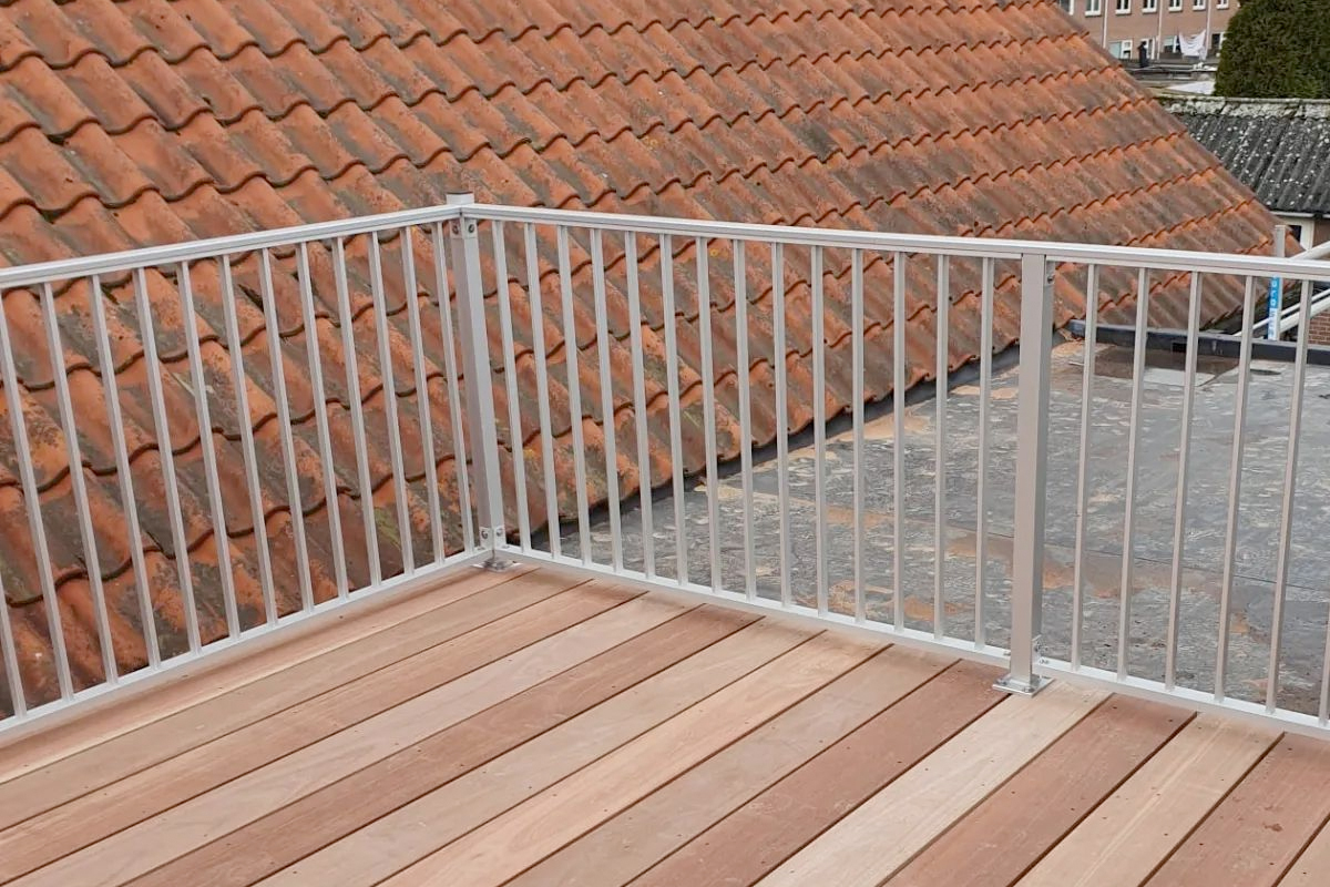 Hoe Gaat het Plaatsen van een Balustrade in Zijn Werk?