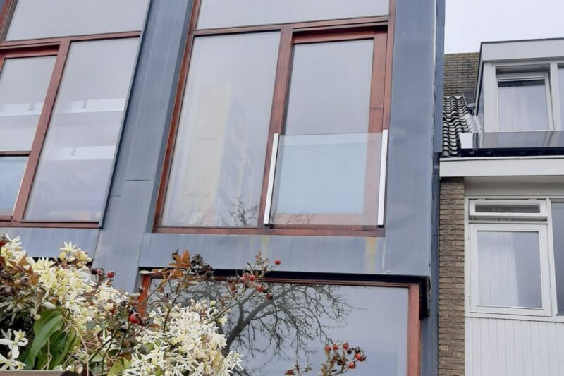 Frans balkonhek met glas
