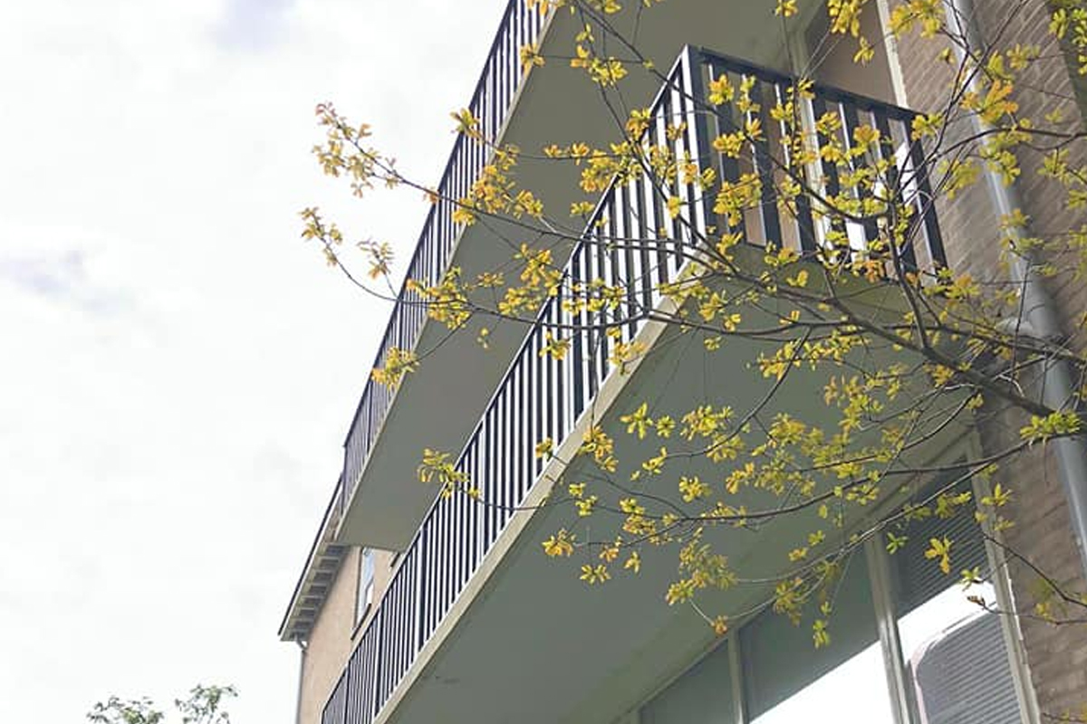 Aluminium hekwerk op je balkon laten plaatsen: veiligheid en stijl gecombineerd