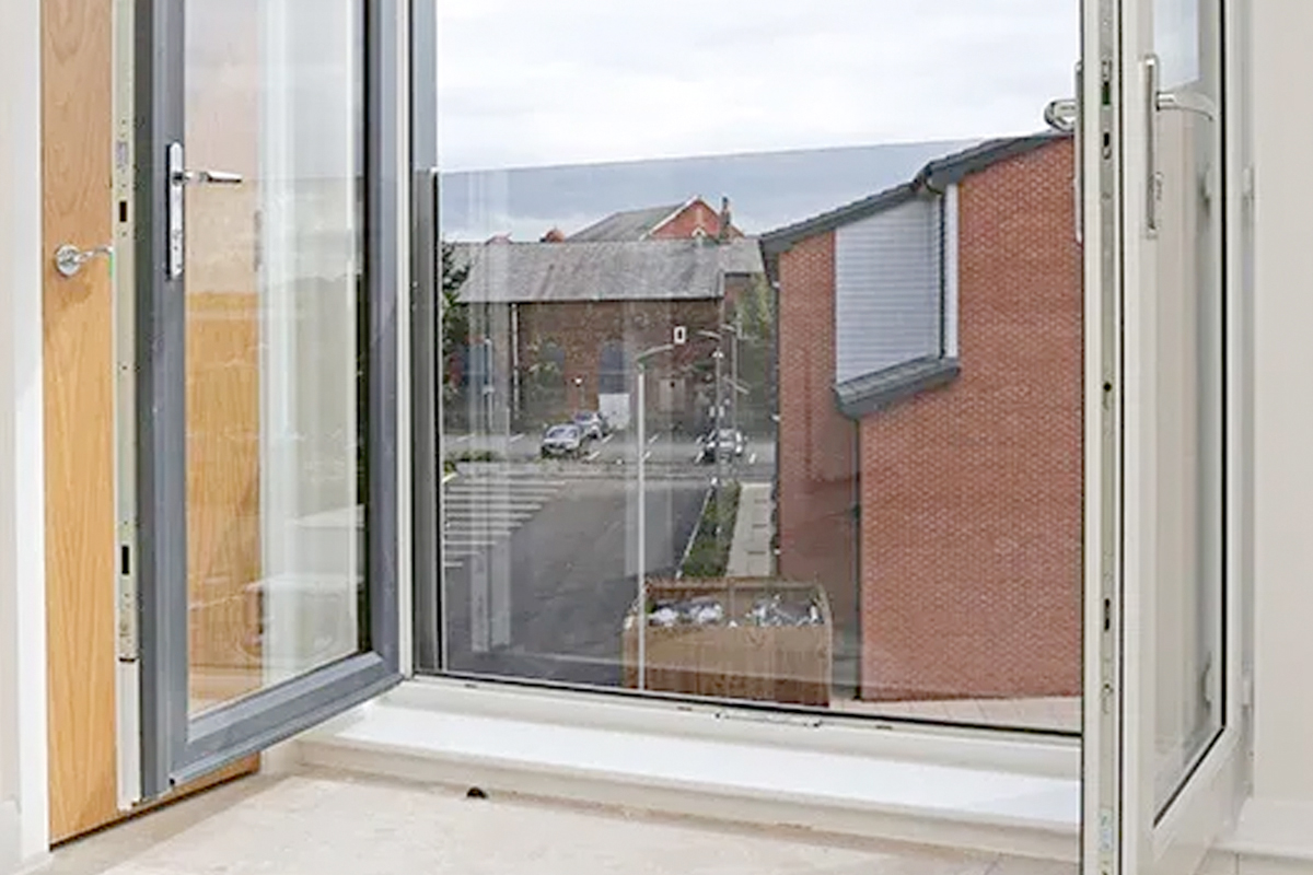 Glazen Frans balkonhek: stijlvol en veilig