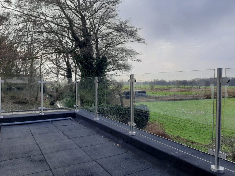 Glazen balustrade elegant