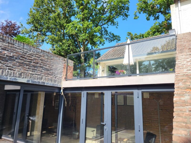 Glazen balustrade luxe