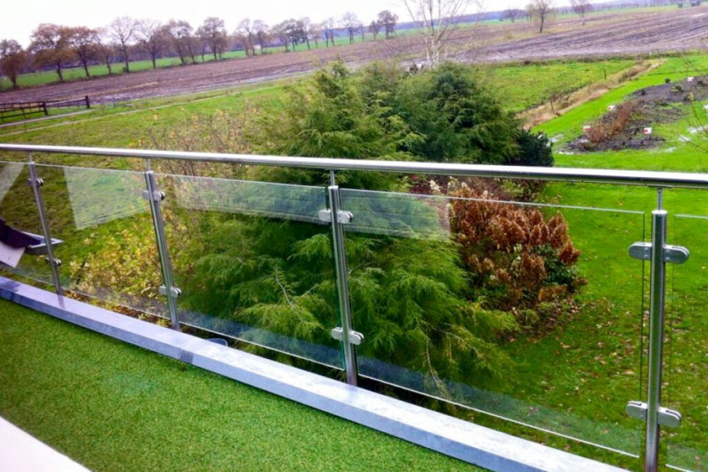 Wat kost een glazen balustrade