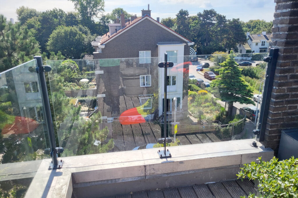 Balkonhekwerk met glas laten installeren