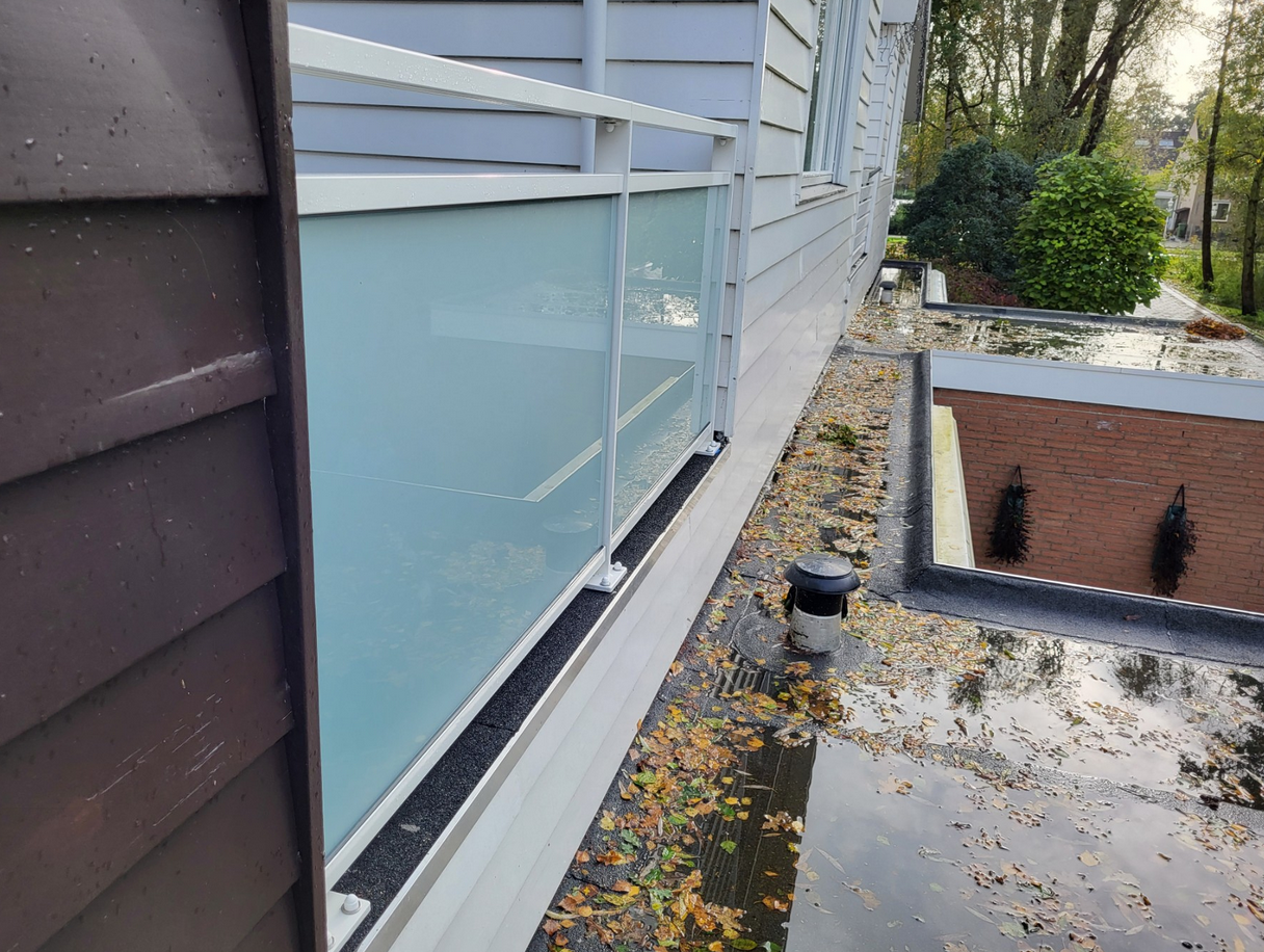 Balustrades met glas op maat: stijlvol, veilig en perfect passend