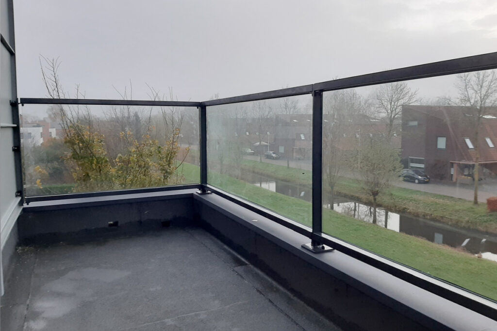 Fabrikant balkonhekwerk met glas