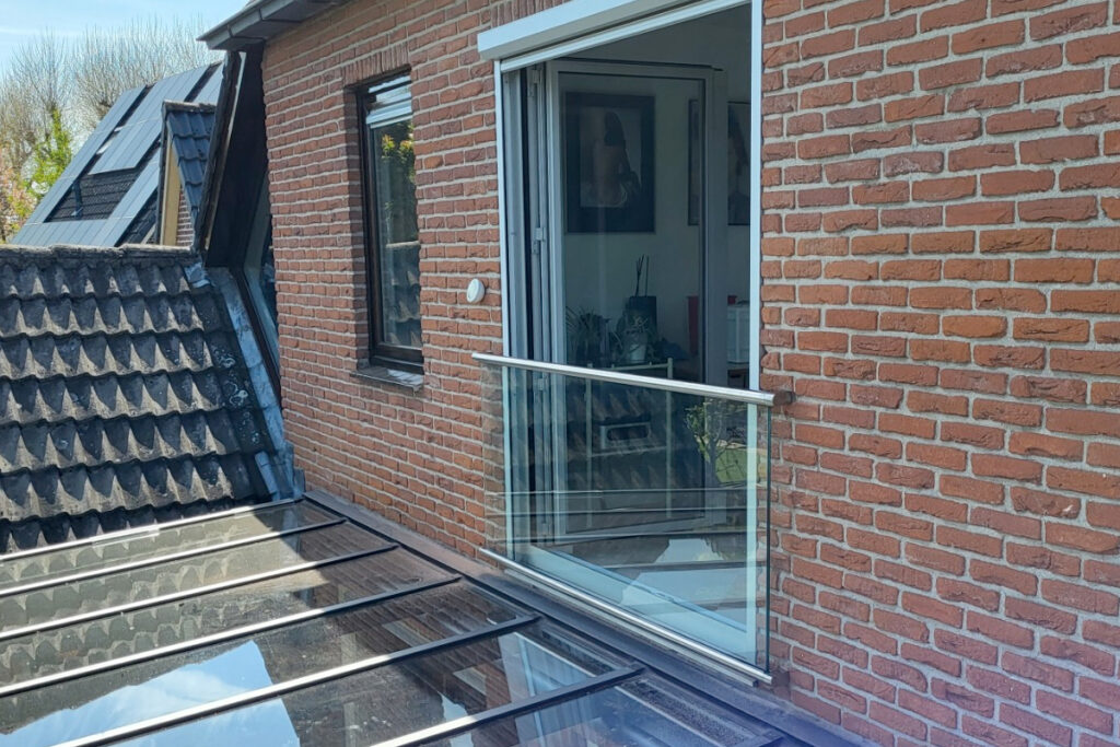 Frans balkonhek met glas bestellen