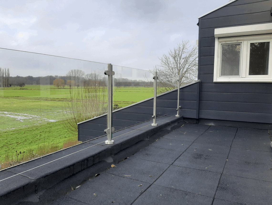 Glas balustrade van RVS