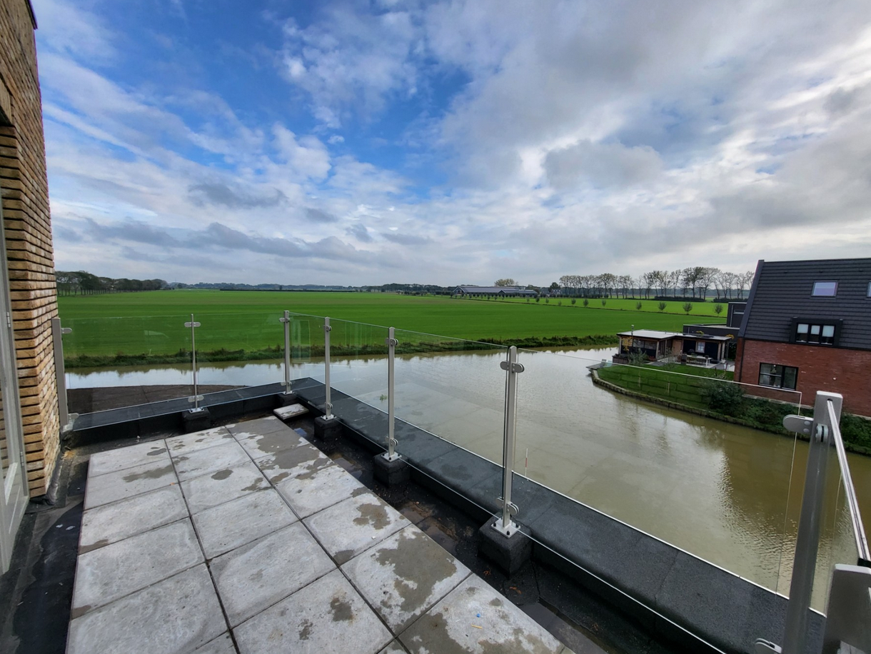 Glazen balustrade op maat: precies wat jij nodig hebt