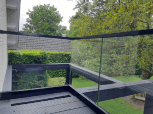 Glazen balustrade profiel