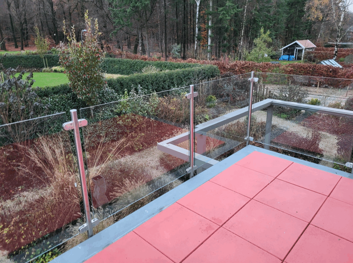 Glazen balustrade van RVS