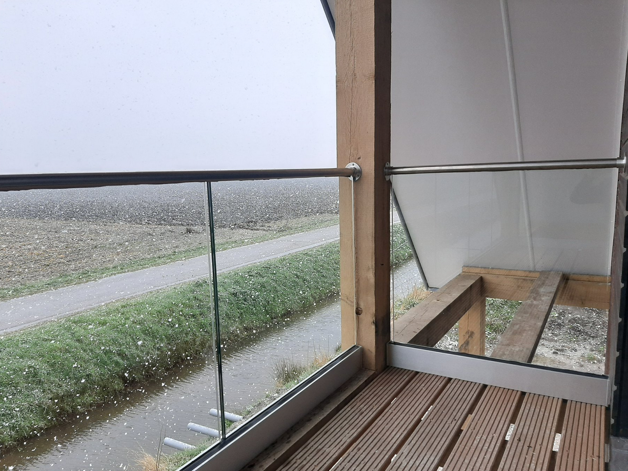 Glazen balustrades van Q-Railing: topkwaliteit met een strakke uitstraling