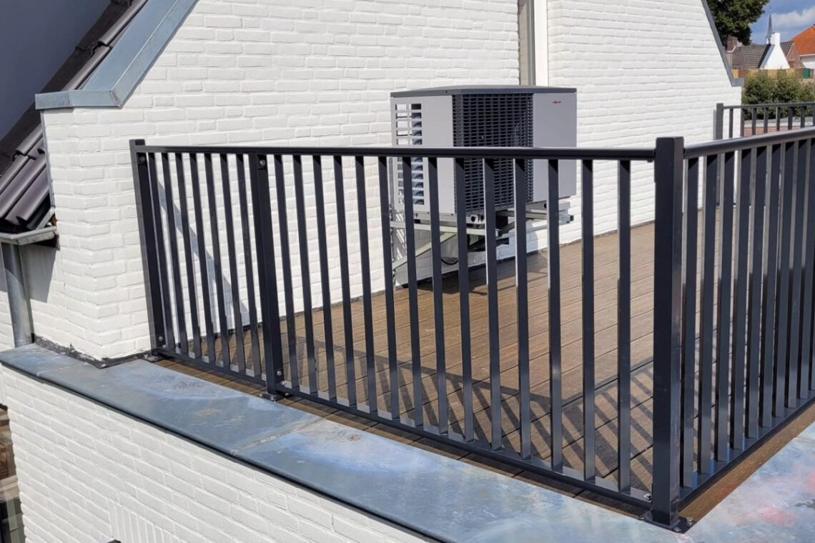 Hek op balkon vervangen