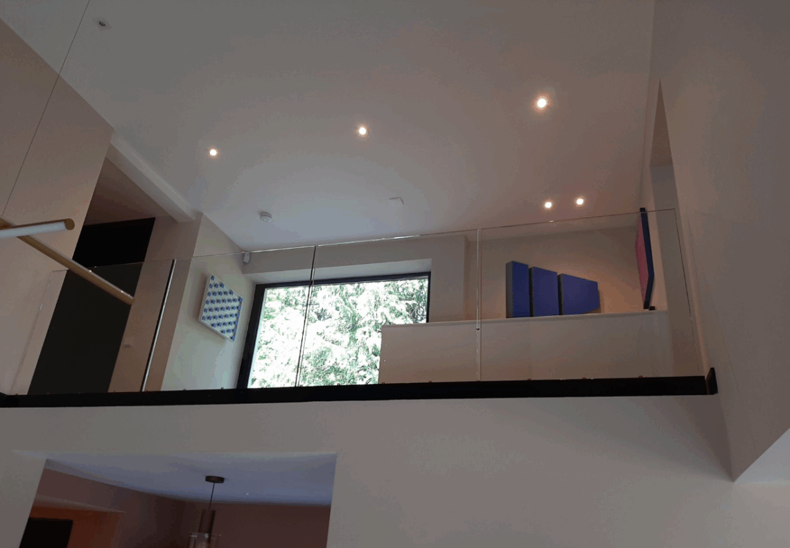 Moderne glazen balustrades