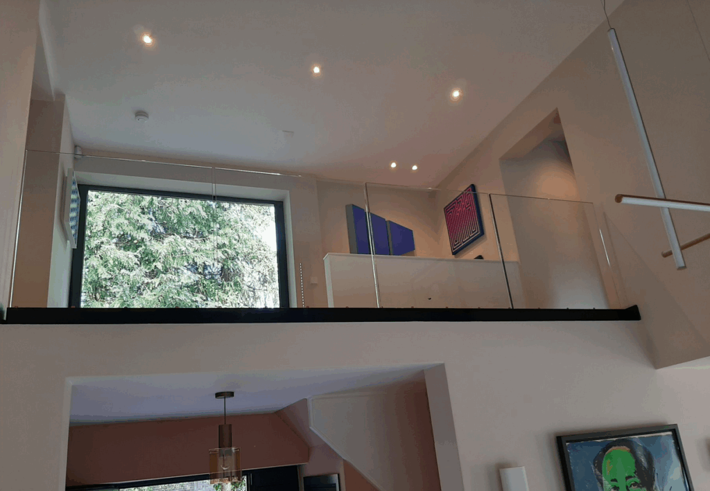 Moderne glazen balustrades