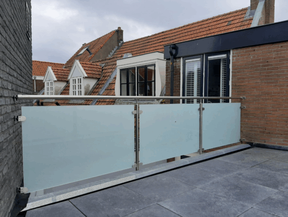 RVS balustrade met glas