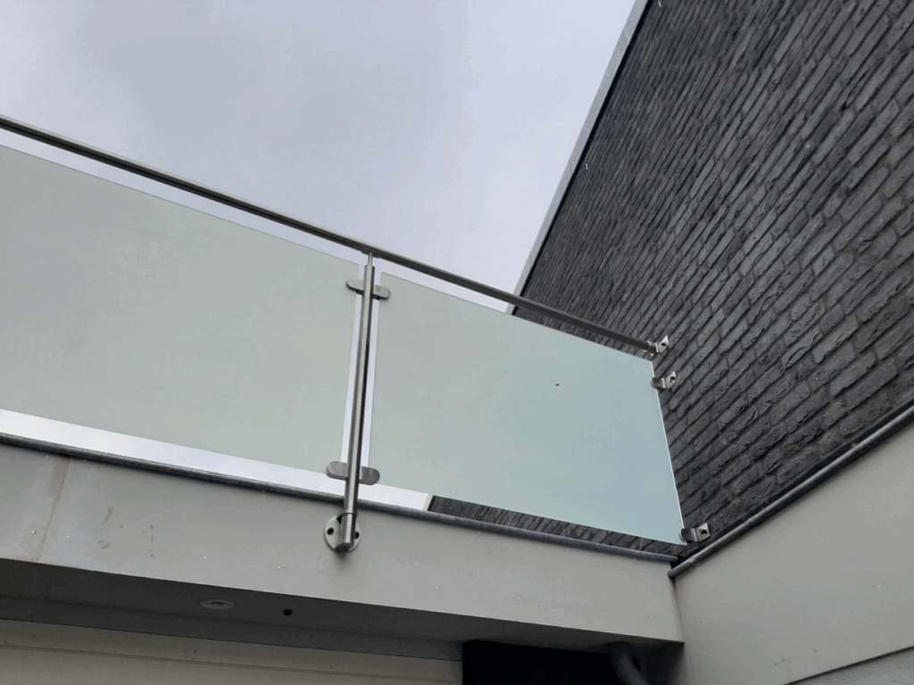 RVS balustrade met glas