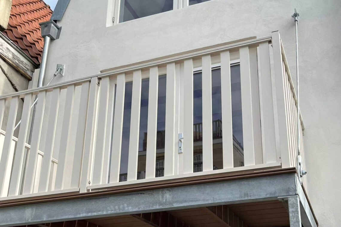 Zelf een hek op balkon plaatsen