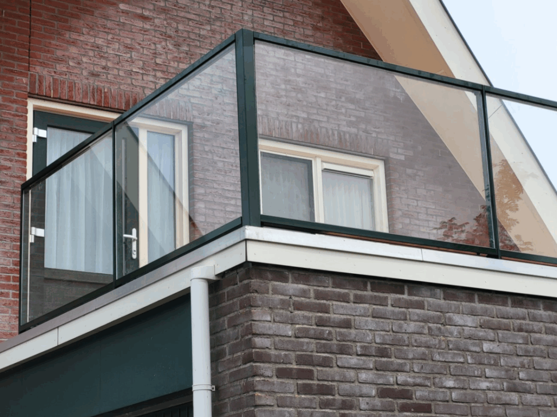 Glazen balustrade in Amsterdam