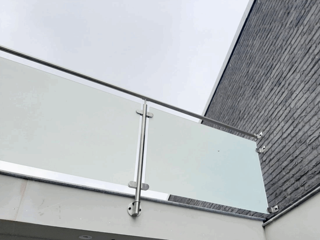 Glazen balustrade in Amsterdam