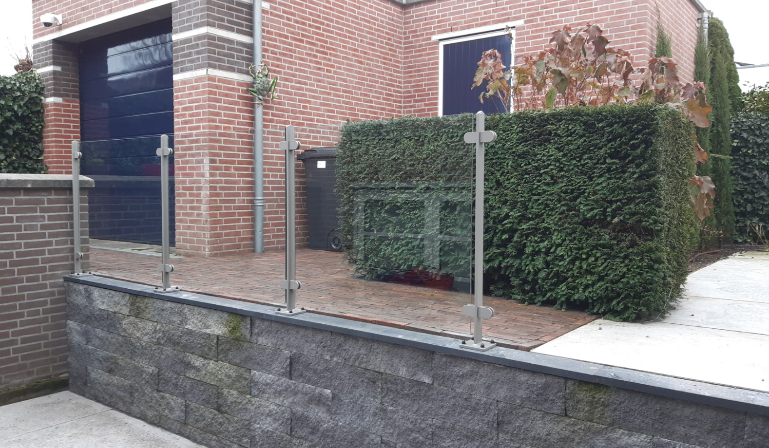 Glazen balustrade in je tuin: stijl en veiligheid in één