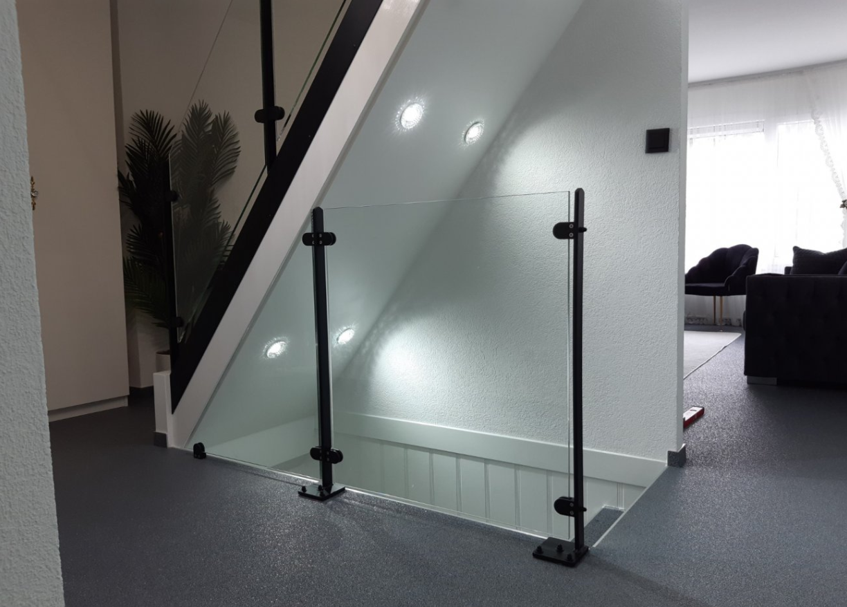 Glazen balustrade trap: modern, veilig en licht