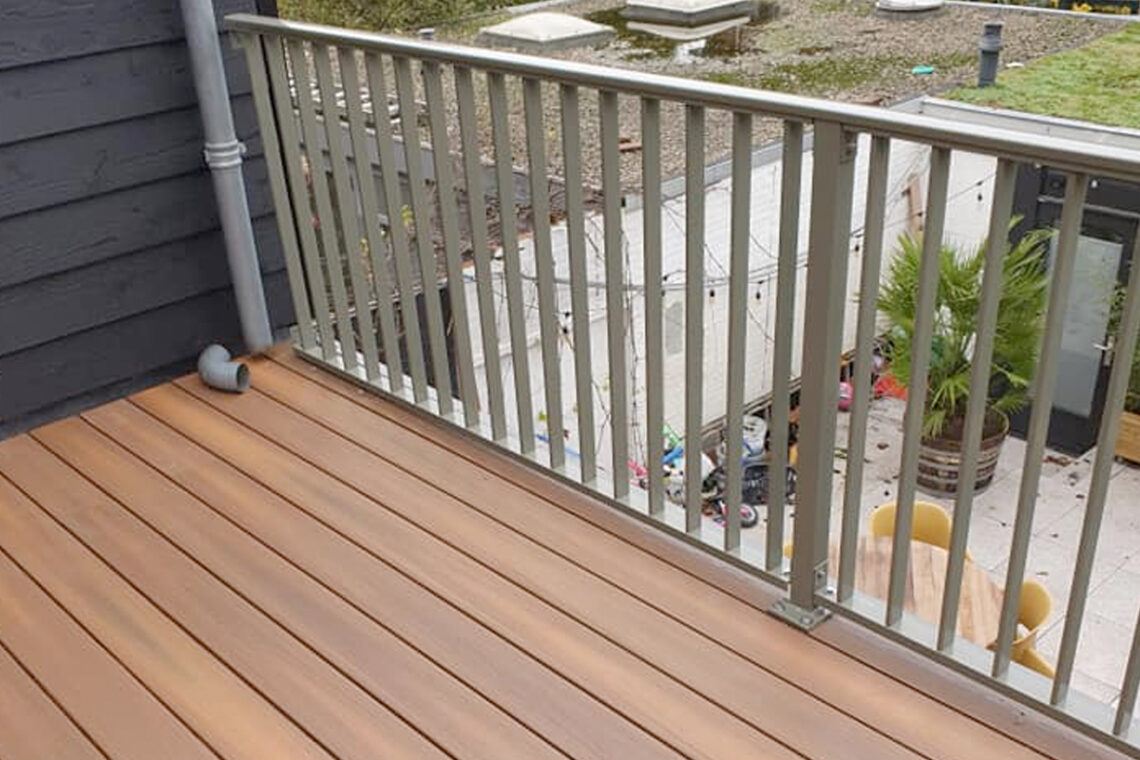 Terras hekwerk van aluminium