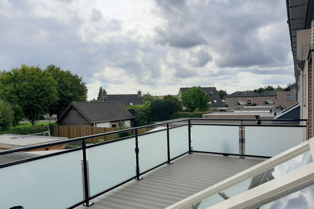 Balkon afschermen tegen inkijk