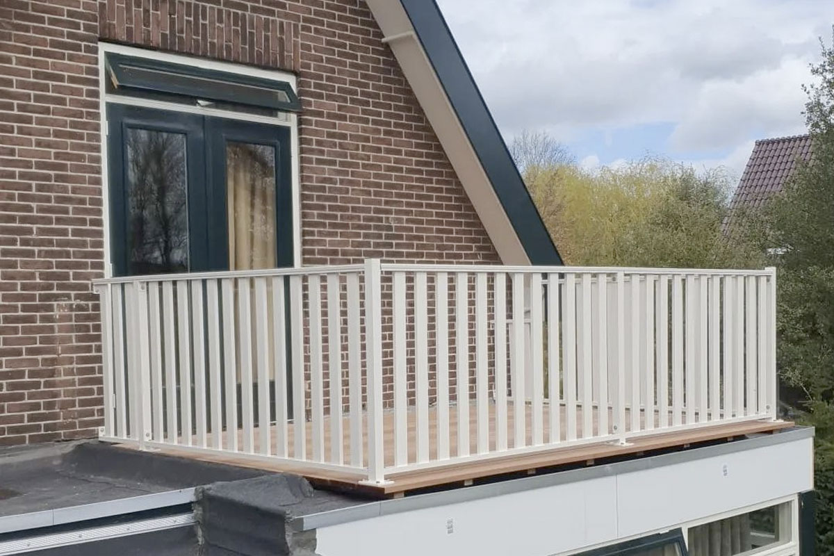 Zelf een balkon balustrade plaatsen!