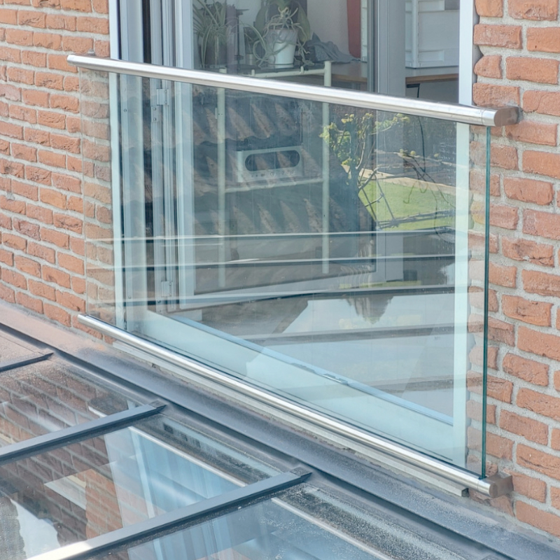 Frans balkonhek met glas bestellen