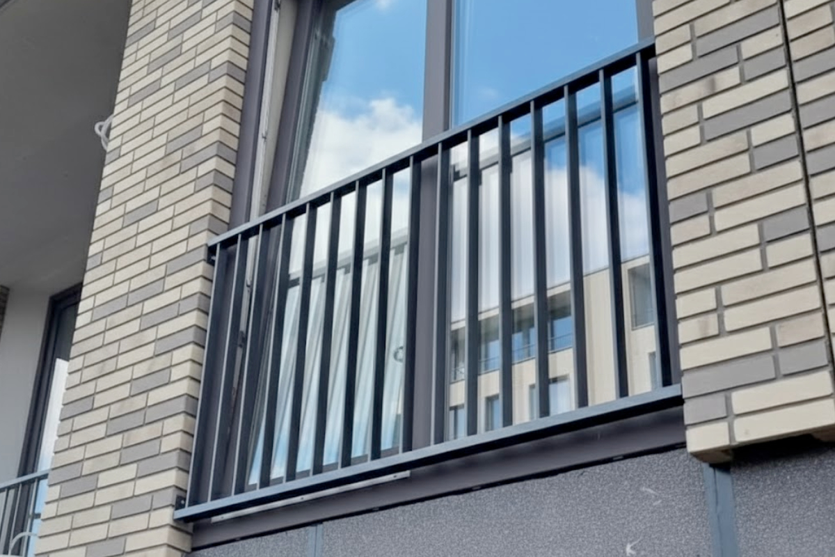 Frans balkonhek van aluminium: licht, sterk en stijlvol