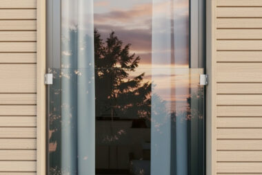 Glazen Frans balkonhek met glasklemmen