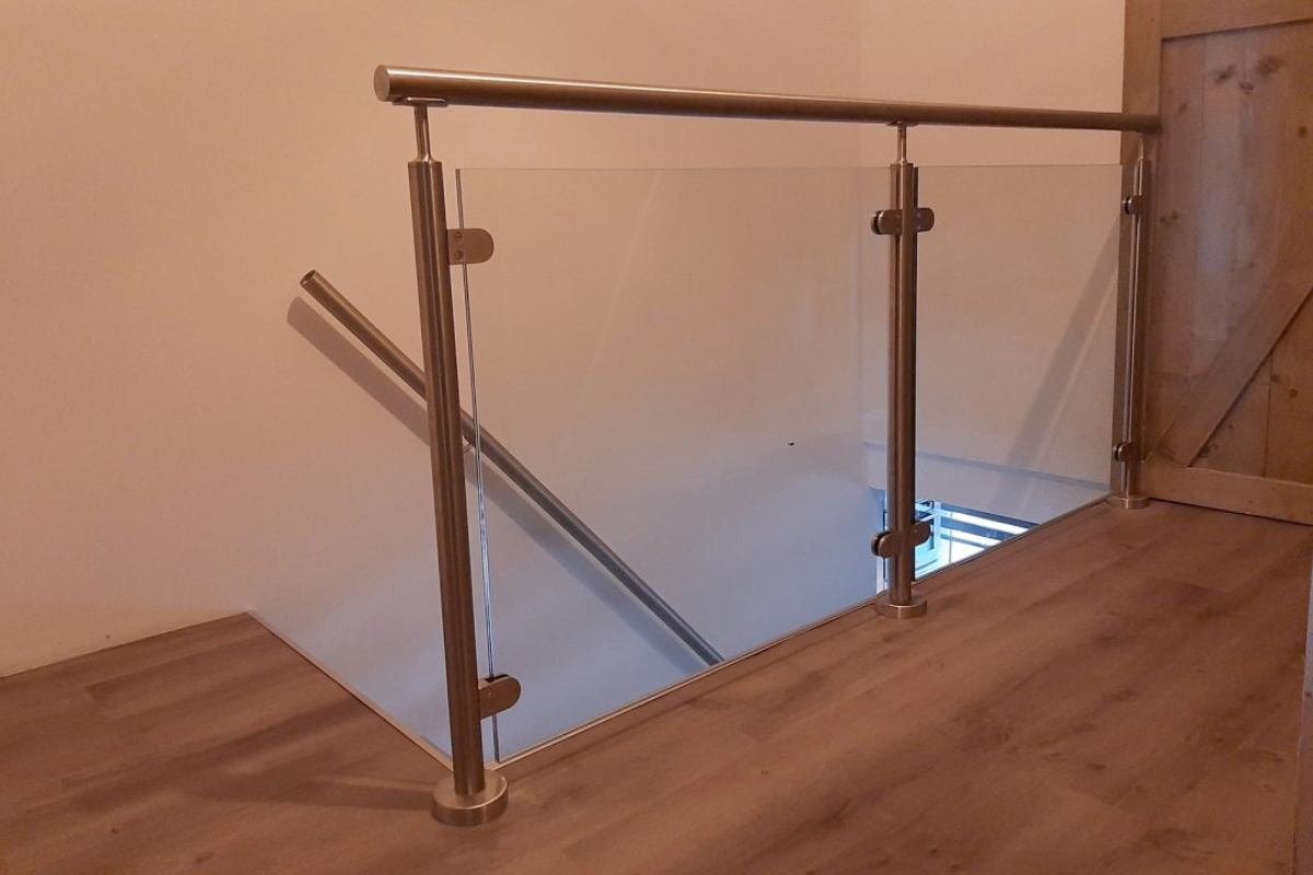 RVS balustrade binnen: een moderne en duurzame keuze voor jouw interieur