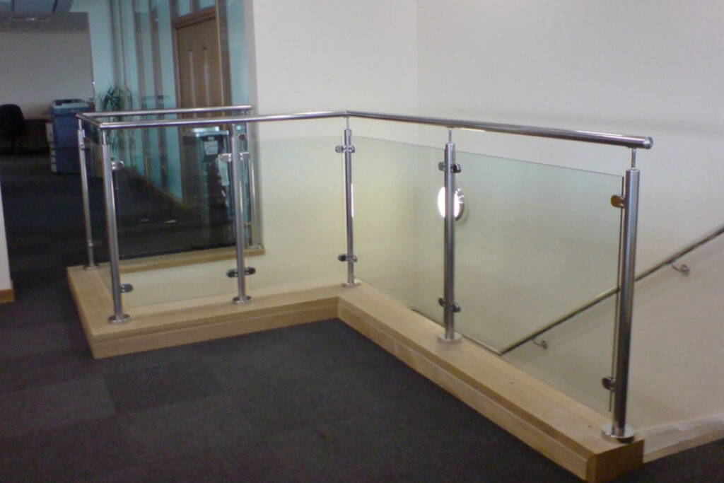 RVS balustrade om trapgat