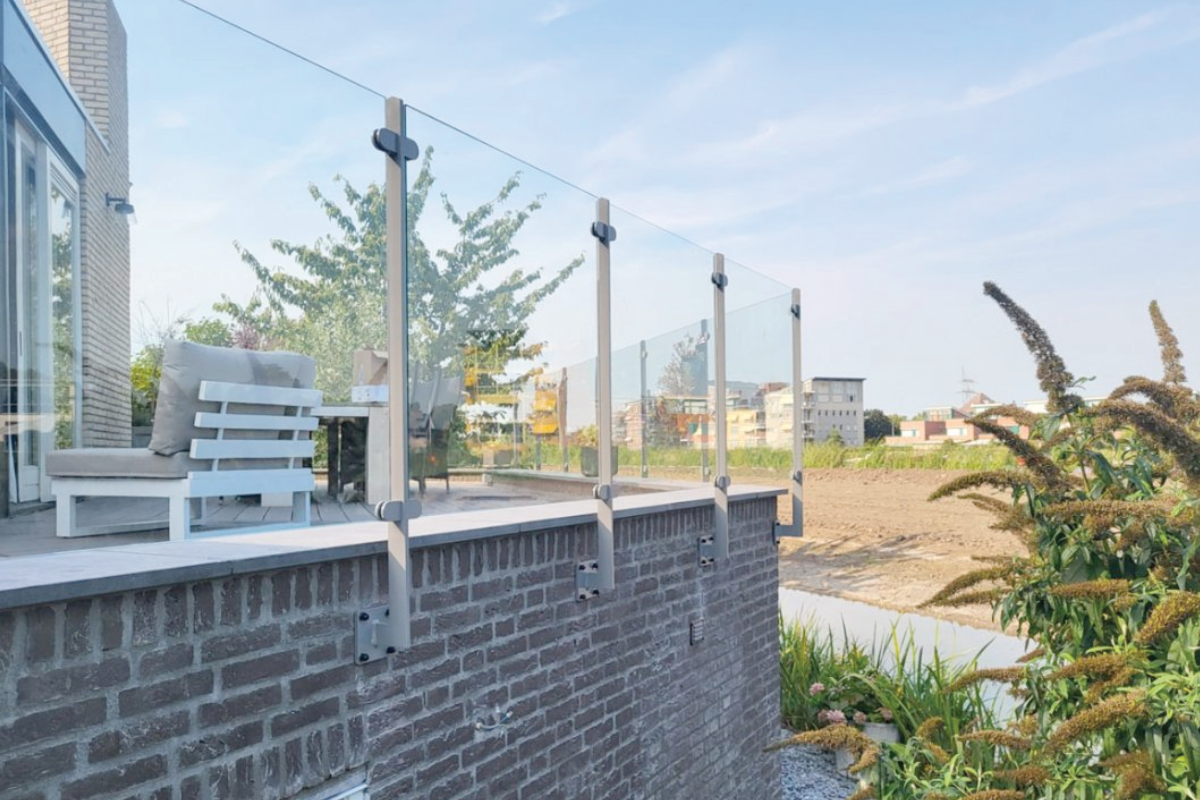 Balkonhek met glas online bestellen