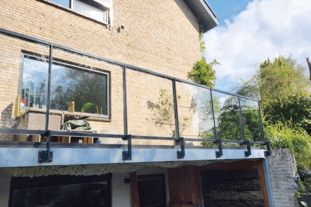 Balustrade met glas laten maken