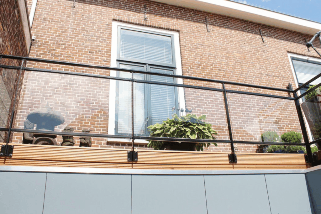 Balustrade met glas op maat