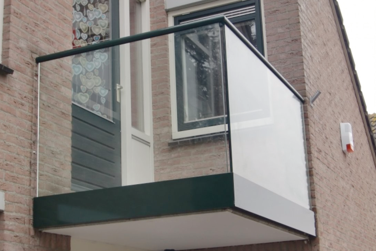 Leverancier van balkonhek met glas