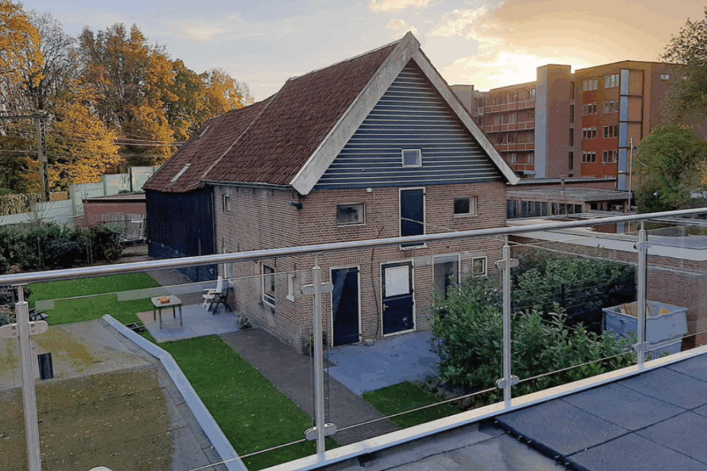 Producent van balkonhek met glas