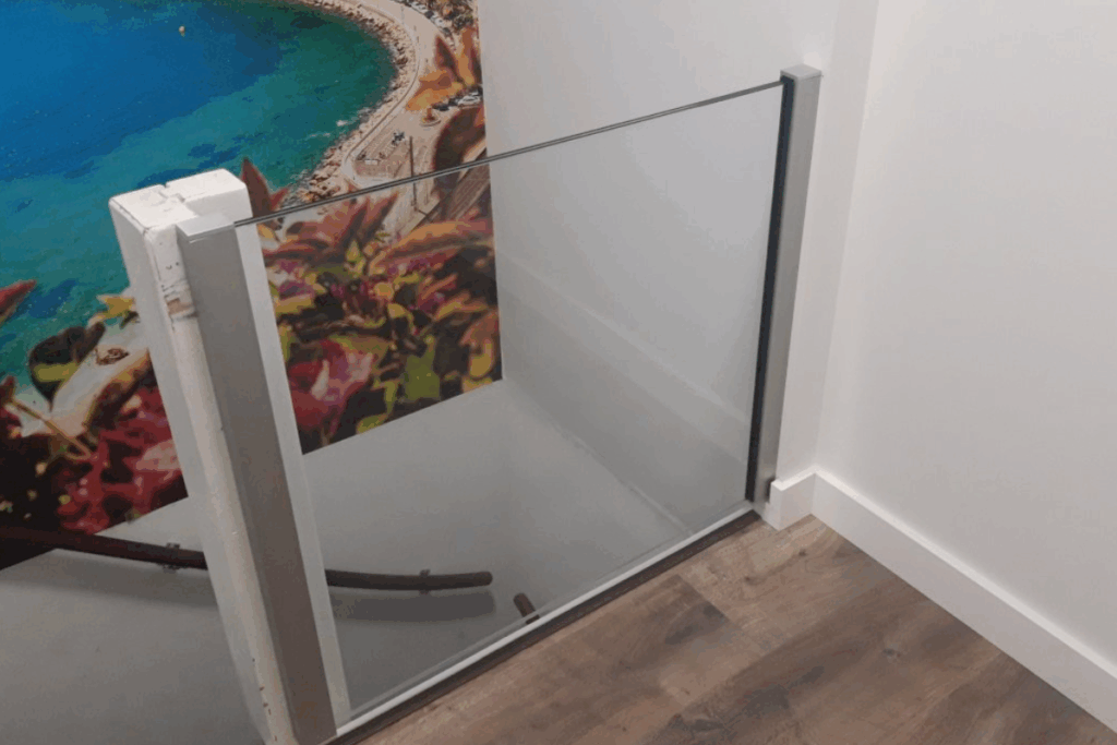 Voordelen glazen balustrade om een trapgat