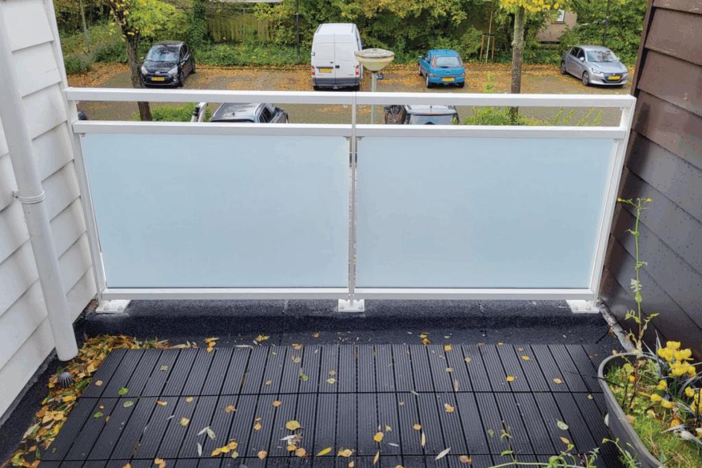 Waar kun je een balkonhek met glas kopen