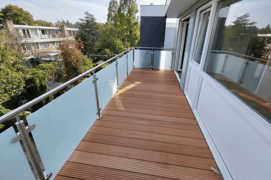 Wat kost een balkonhek met glas