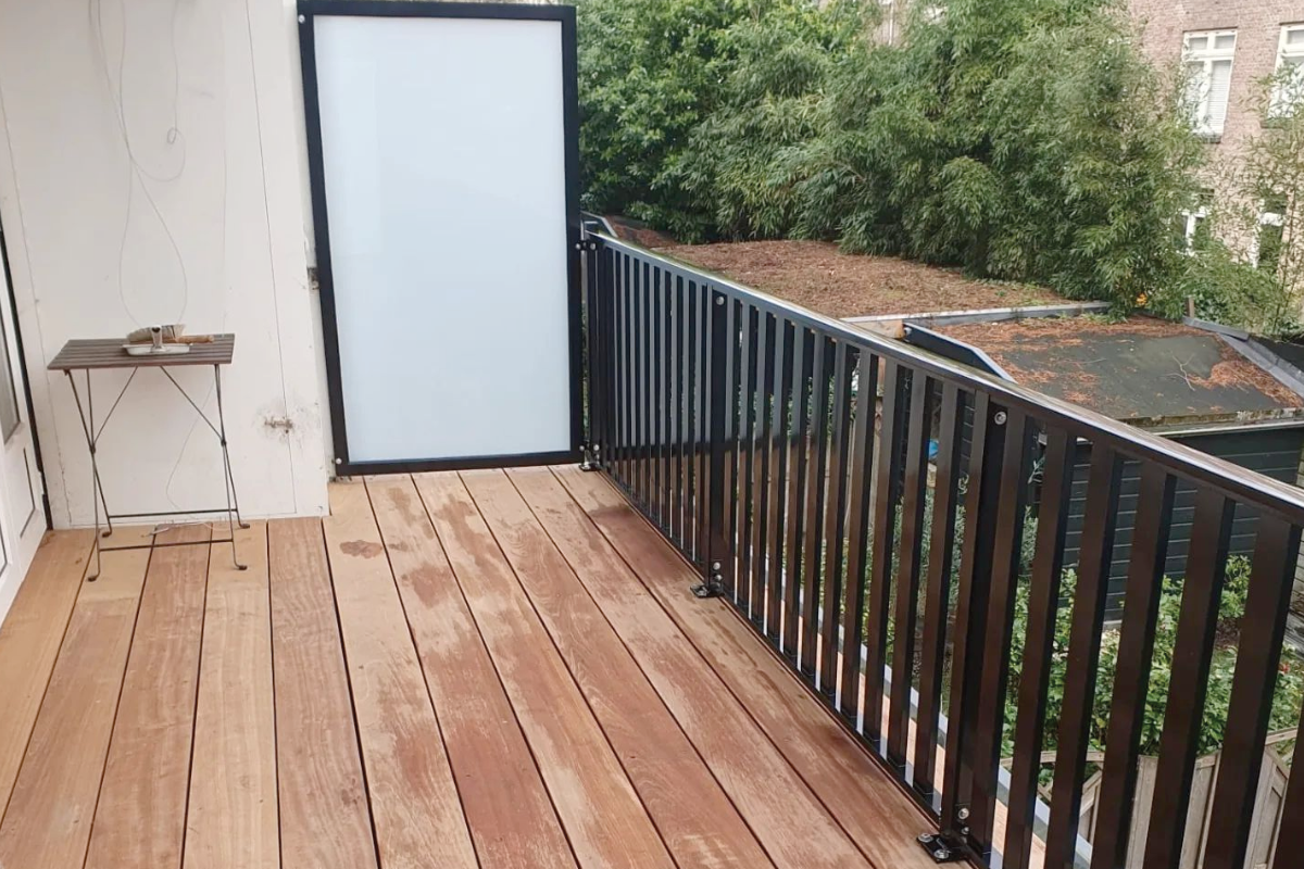 Balkonhekken kopen in IJmuiden: sterk, functioneel en passend bij jouw woning