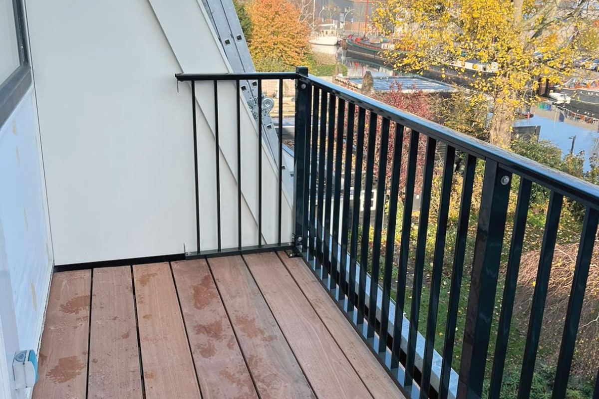 Balkonhekken kopen in Purmerend: een veilige en nette afwerking van jouw balkon
