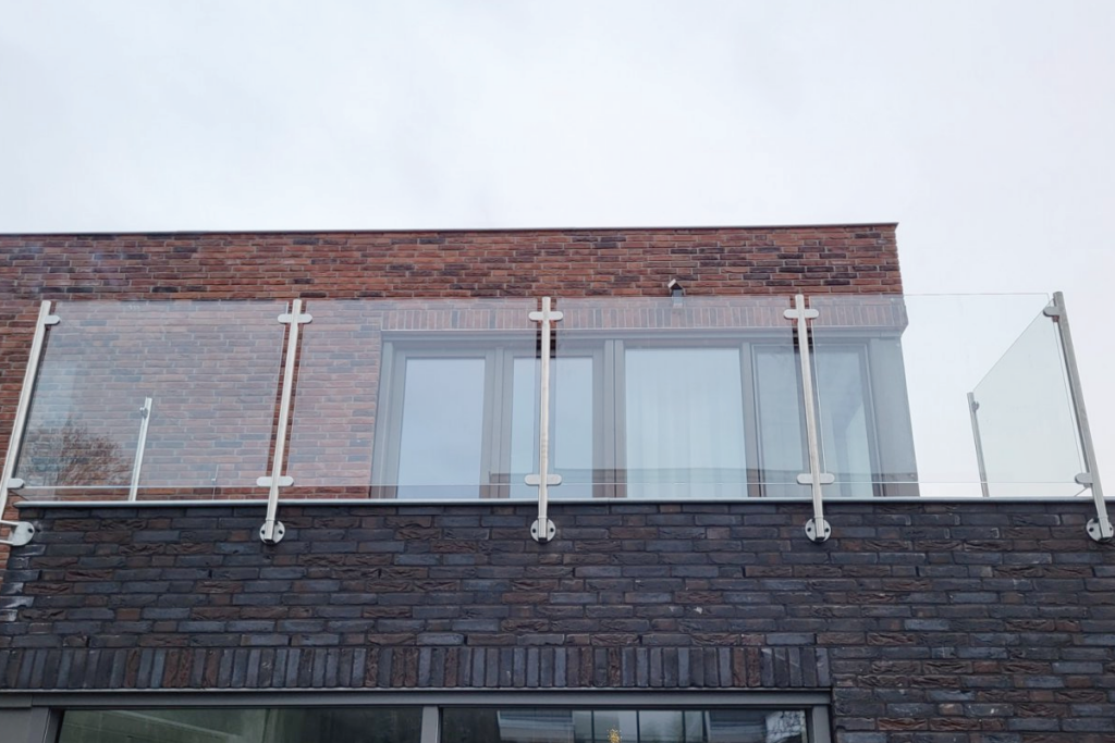 Glas hekwerk voor balkon