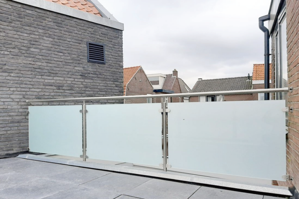 Glazen balkonhek doe het zelf